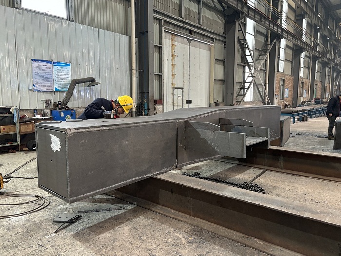 山西鋼結(jié)構(gòu)公司,找山西盛大鋼構(gòu)28年老廠專業(yè)承包資質(zhì)